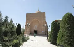 LANGAR OTA ZIYORATGOHI