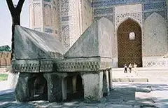 Bibixonim masjidi