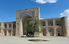 Ismoil Somoniy maqbarasi