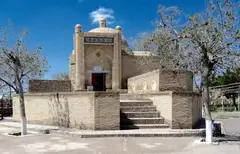 Boboyi Poradoz Mausoleum