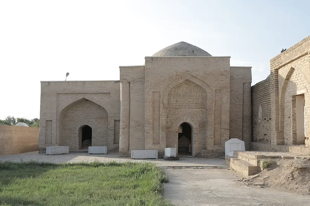 QUSAM SHAYX ZIYORATGOHI