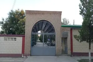 The Khoja Porso shrine and the well with its features