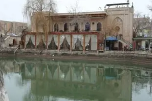 Nodirdevonbegi Pond
