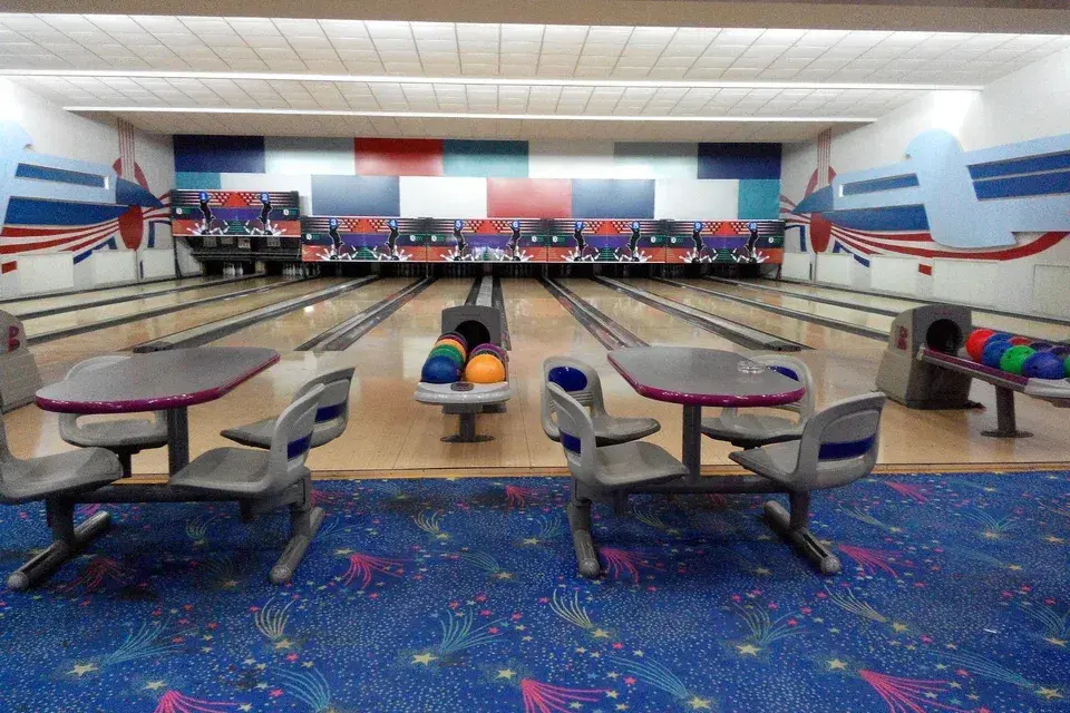 “Omad Bowling” restaurant